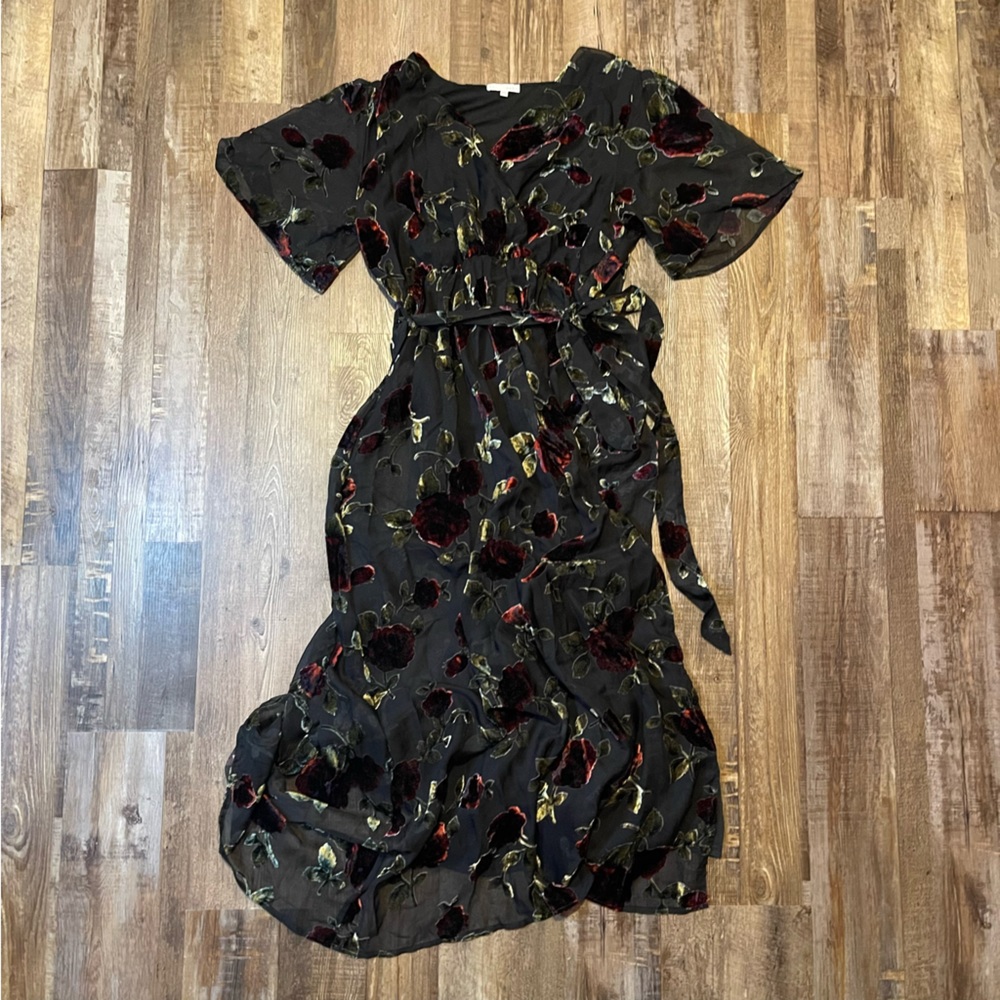Parisian Velvet Maxi Dress in Black Floral